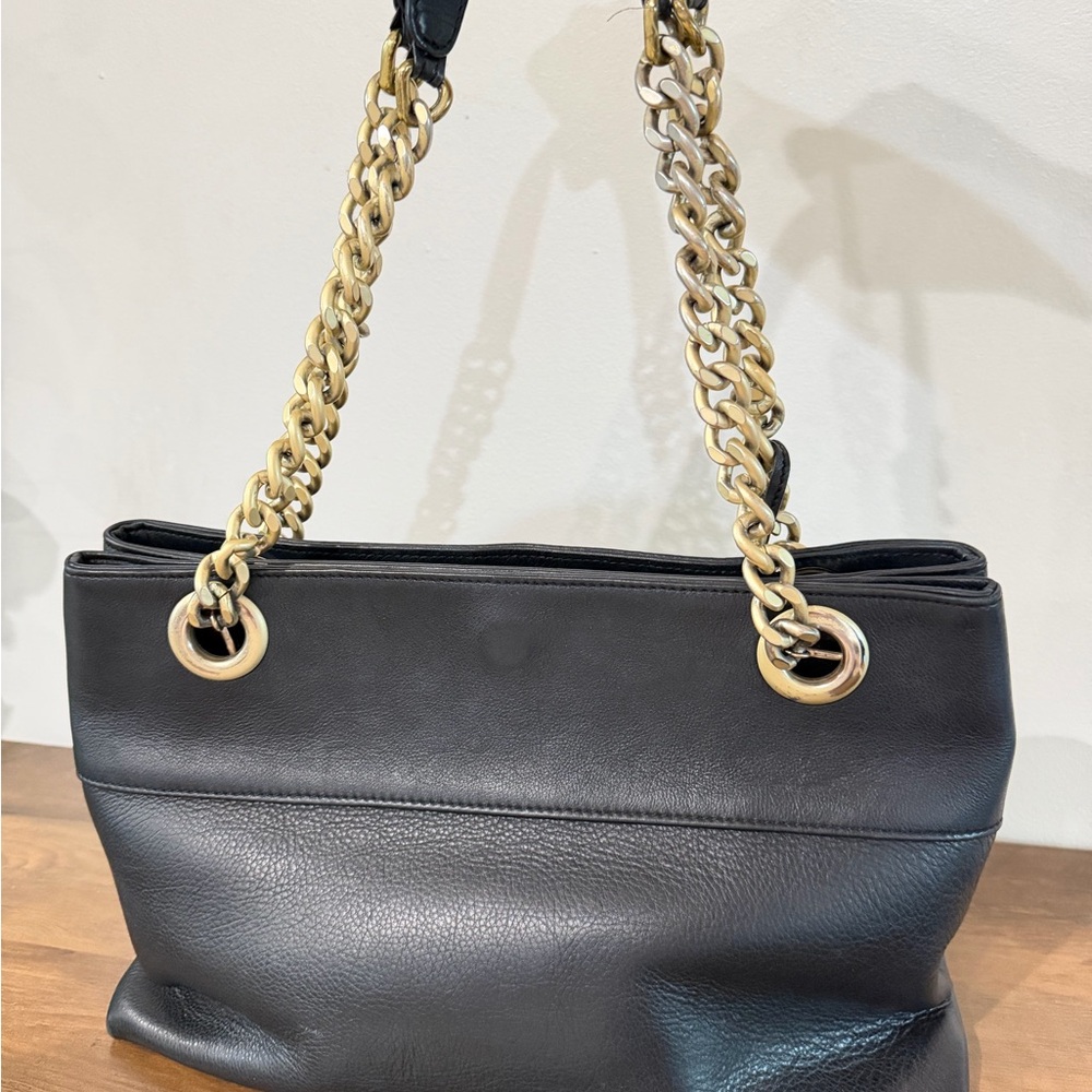 Mario Valentino Black Leather Shoulder Bag with Gold Chain - Picture 3 of 15